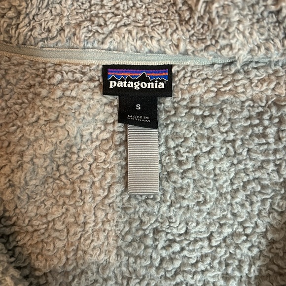 Women’s Patagonia Fleece Pullover. - Picture 3 of 4